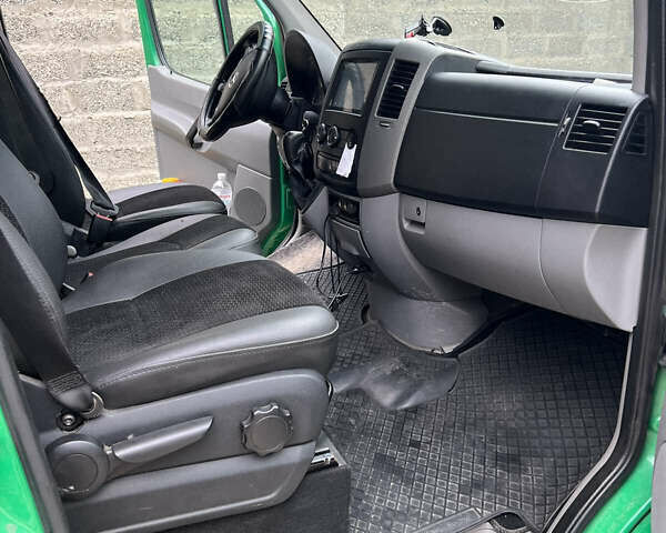 Зеленый Мерседес Sprinter, объемом двигателя 3 л и пробегом 320 тыс. км за 26300 $, фото 5 на Automoto.ua