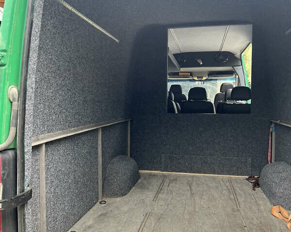 Зеленый Мерседес Sprinter, объемом двигателя 3 л и пробегом 320 тыс. км за 26300 $, фото 7 на Automoto.ua