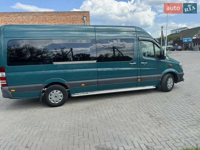 Зеленый Мерседес Sprinter, объемом двигателя 2.2 л и пробегом 400 тыс. км за 20500 $, фото 4 на Automoto.ua