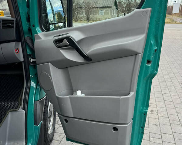 Зеленый Мерседес Sprinter, объемом двигателя 2.99 л и пробегом 777 тыс. км за 28978 $, фото 50 на Automoto.ua
