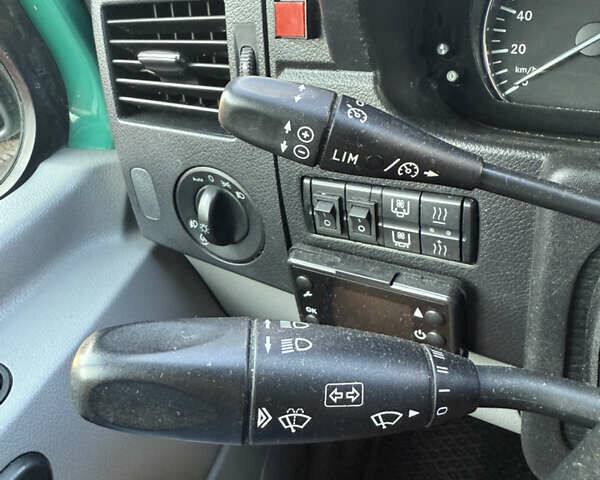 Зеленый Мерседес Sprinter, объемом двигателя 2.99 л и пробегом 777 тыс. км за 28978 $, фото 21 на Automoto.ua