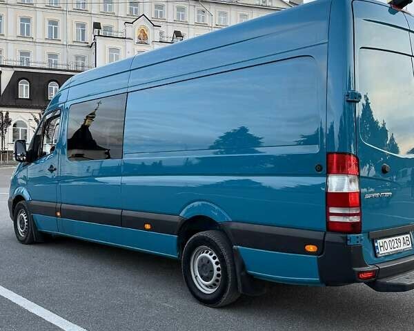 Зеленый Мерседес Sprinter, объемом двигателя 2.1 л и пробегом 554 тыс. км за 25500 $, фото 3 на Automoto.ua