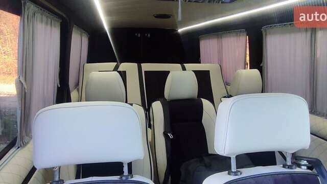 Зелений Мерседес Sprinter, об'ємом двигуна 2.14 л та пробігом 189 тис. км за 30499 $, фото 9 на Automoto.ua