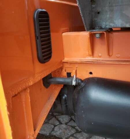 Помаранчевий Мерседес Sprinter, об'ємом двигуна 2.7 л та пробігом 293 тис. км за 25400 $, фото 6 на Automoto.ua