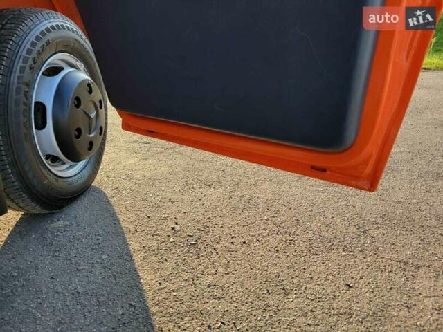 Помаранчевий Мерседес Sprinter, об'ємом двигуна 2.7 л та пробігом 293 тис. км за 25400 $, фото 28 на Automoto.ua