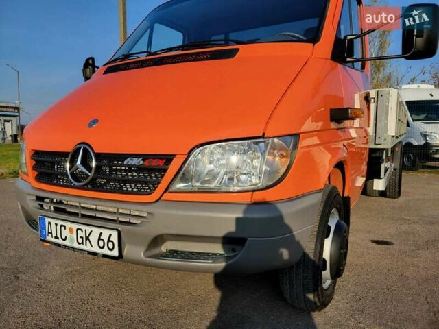 Помаранчевий Мерседес Sprinter, об'ємом двигуна 2.7 л та пробігом 293 тис. км за 25400 $, фото 1 на Automoto.ua