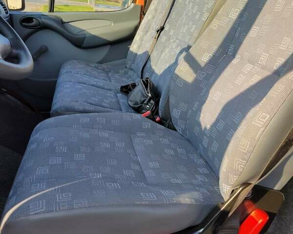 Помаранчевий Мерседес Sprinter, об'ємом двигуна 2.7 л та пробігом 293 тис. км за 25400 $, фото 33 на Automoto.ua