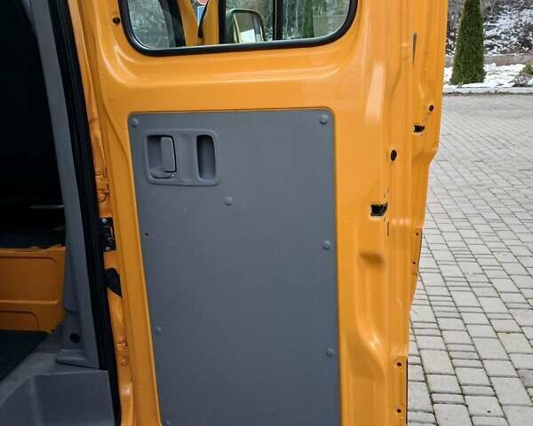 Помаранчевий Мерседес Sprinter, об'ємом двигуна 2.2 л та пробігом 264 тис. км за 18999 $, фото 22 на Automoto.ua