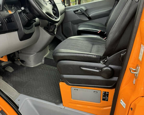 Помаранчевий Мерседес Sprinter, об'ємом двигуна 0 л та пробігом 147 тис. км за 26900 $, фото 18 на Automoto.ua