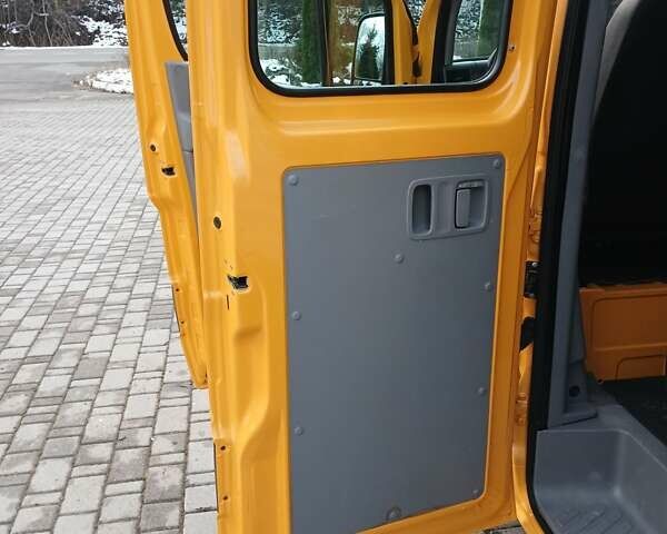 Помаранчевий Мерседес Sprinter, об'ємом двигуна 2.2 л та пробігом 264 тис. км за 18999 $, фото 14 на Automoto.ua