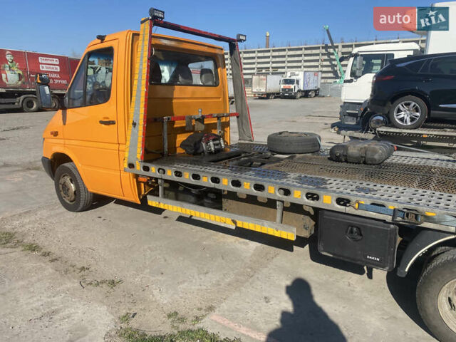 Оранжевый Мерседес Sprinter, объемом двигателя 2.7 л и пробегом 300 тыс. км за 14000 $, фото 4 на Automoto.ua