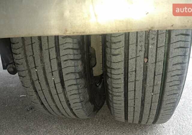 Помаранчевий Мерседес Sprinter, об'ємом двигуна 2.69 л та пробігом 132 тис. км за 22000 $, фото 4 на Automoto.ua