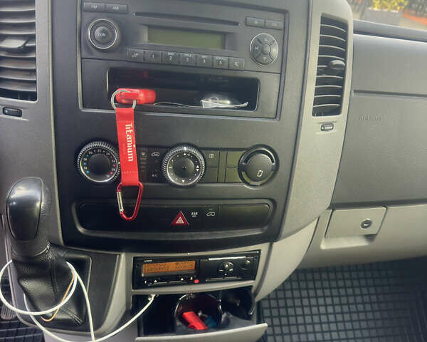 Оранжевый Мерседес Sprinter, объемом двигателя 3.22 л и пробегом 184 тыс. км за 30000 $, фото 13 на Automoto.ua