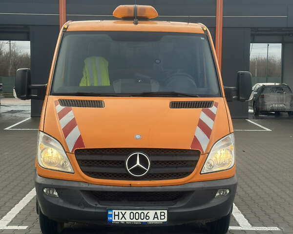 Оранжевый Мерседес Sprinter, объемом двигателя 3.22 л и пробегом 184 тыс. км за 30000 $, фото 1 на Automoto.ua