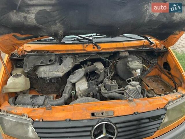 Оранжевый Мерседес Sprinter, объемом двигателя 2.3 л и пробегом 600 тыс. км за 5200 $, фото 13 на Automoto.ua