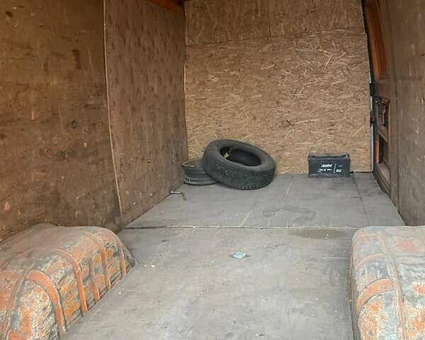 Оранжевый Мерседес Sprinter, объемом двигателя 2.3 л и пробегом 600 тыс. км за 5200 $, фото 2 на Automoto.ua