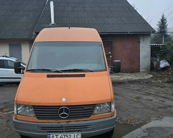 Оранжевый Мерседес Sprinter, объемом двигателя 2.87 л и пробегом 473 тыс. км за 6750 $, фото 1 на Automoto.ua