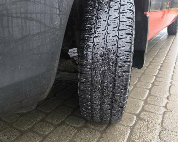 Оранжевый Мерседес Sprinter, объемом двигателя 2.2 л и пробегом 275 тыс. км за 15300 $, фото 30 на Automoto.ua