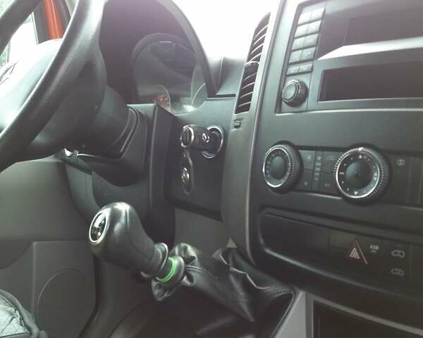 Оранжевый Мерседес Sprinter, объемом двигателя 0 л и пробегом 375 тыс. км за 15700 $, фото 13 на Automoto.ua