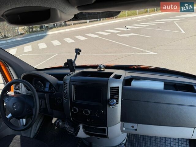 Оранжевый Мерседес Sprinter, объемом двигателя 2.69 л и пробегом 344 тыс. км за 22500 $, фото 26 на Automoto.ua