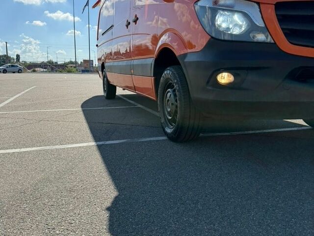Оранжевый Мерседес Sprinter, объемом двигателя 2.69 л и пробегом 344 тыс. км за 22500 $, фото 3 на Automoto.ua