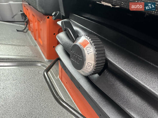 Помаранчевий Мерседес Sprinter, об'ємом двигуна 3 л та пробігом 342 тис. км за 34000 $, фото 21 на Automoto.ua