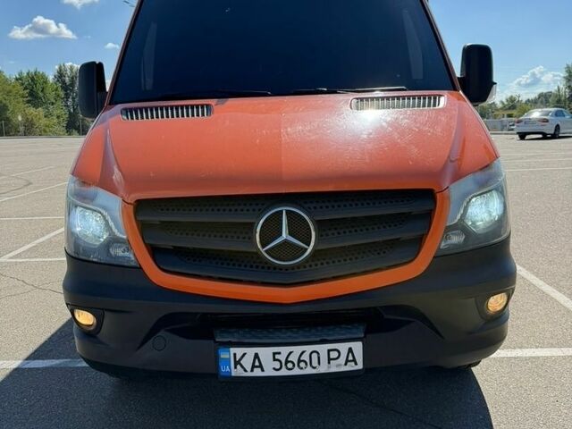 Оранжевый Мерседес Sprinter, объемом двигателя 2.69 л и пробегом 344 тыс. км за 22500 $, фото 1 на Automoto.ua