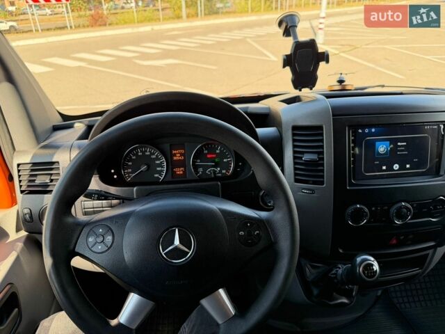 Оранжевый Мерседес Sprinter, объемом двигателя 2.69 л и пробегом 344 тыс. км за 22500 $, фото 24 на Automoto.ua