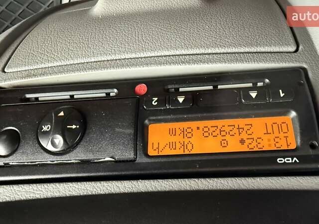 Помаранчевий Мерседес Sprinter, об'ємом двигуна 2.2 л та пробігом 242 тис. км за 28000 $, фото 18 на Automoto.ua