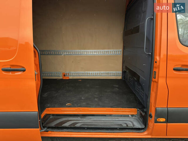 Помаранчевий Мерседес Sprinter, об'ємом двигуна 0 л та пробігом 224 тис. км за 25900 $, фото 76 на Automoto.ua