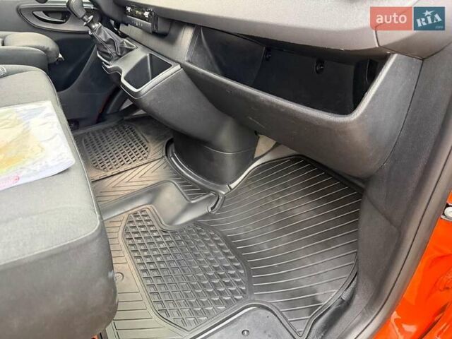 Помаранчевий Мерседес Sprinter, об'ємом двигуна 2.2 л та пробігом 264 тис. км за 26000 $, фото 27 на Automoto.ua