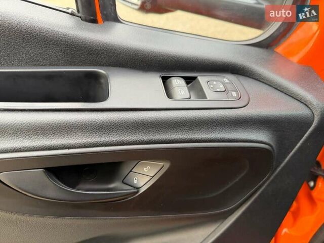 Помаранчевий Мерседес Sprinter, об'ємом двигуна 2.2 л та пробігом 264 тис. км за 26000 $, фото 28 на Automoto.ua