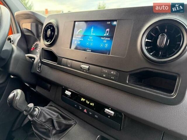 Помаранчевий Мерседес Sprinter, об'ємом двигуна 2.2 л та пробігом 264 тис. км за 26000 $, фото 22 на Automoto.ua