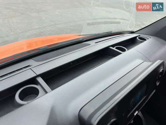 Помаранчевий Мерседес Sprinter, об'ємом двигуна 0 л та пробігом 224 тис. км за 25900 $, фото 57 на Automoto.ua