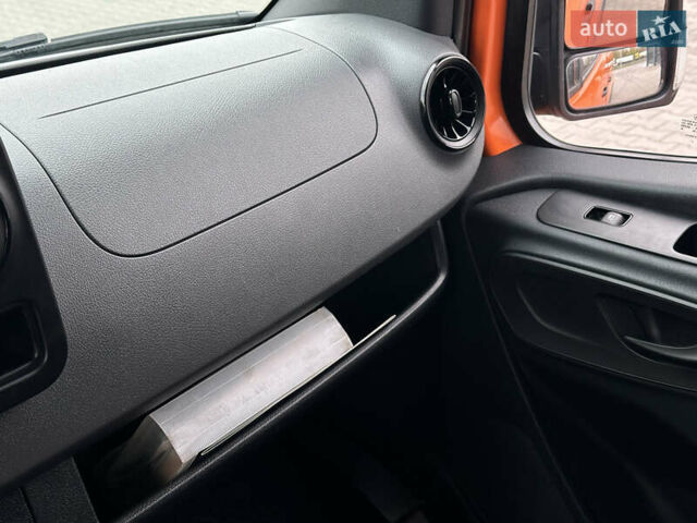 Помаранчевий Мерседес Sprinter, об'ємом двигуна 0 л та пробігом 224 тис. км за 25900 $, фото 65 на Automoto.ua