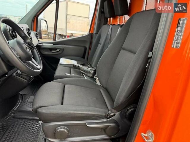 Помаранчевий Мерседес Sprinter, об'ємом двигуна 2.2 л та пробігом 264 тис. км за 26000 $, фото 19 на Automoto.ua