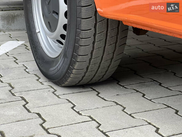 Помаранчевий Мерседес Sprinter, об'ємом двигуна 2 л та пробігом 289 тис. км за 29300 $, фото 100 на Automoto.ua