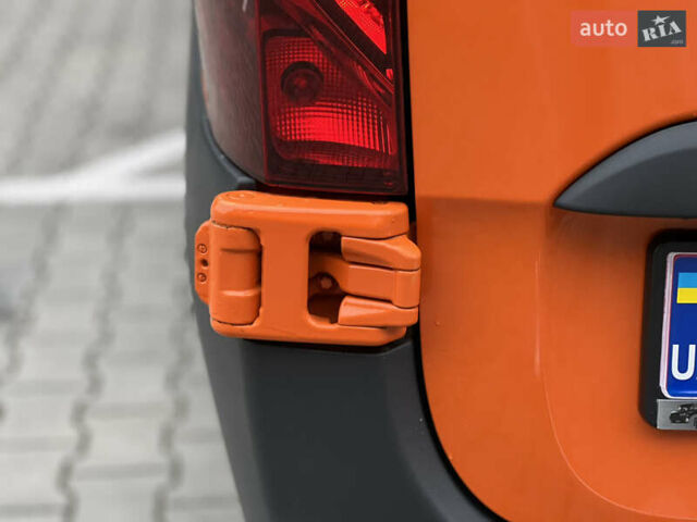 Помаранчевий Мерседес Sprinter, об'ємом двигуна 2 л та пробігом 289 тис. км за 29300 $, фото 82 на Automoto.ua