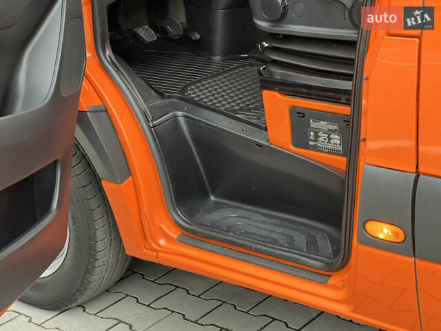 Помаранчевий Мерседес Sprinter, об'ємом двигуна 2 л та пробігом 289 тис. км за 29300 $, фото 122 на Automoto.ua