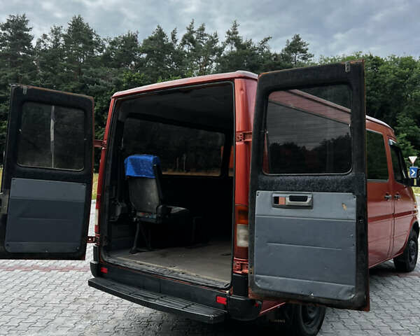 Оранжевый Мерседес Sprinter, объемом двигателя 2.9 л и пробегом 560 тыс. км за 5600 $, фото 14 на Automoto.ua