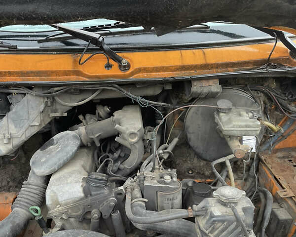 Оранжевый Мерседес Sprinter, объемом двигателя 2.3 л и пробегом 500 тыс. км за 4200 $, фото 1 на Automoto.ua
