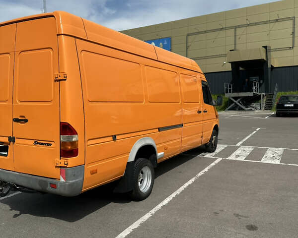 Оранжевый Мерседес Sprinter, объемом двигателя 2.15 л и пробегом 209 тыс. км за 14350 $, фото 4 на Automoto.ua