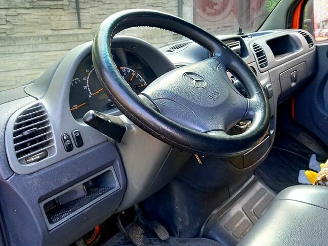 Помаранчевий Мерседес Sprinter, об'ємом двигуна 2.2 л та пробігом 235 тис. км за 9800 $, фото 1 на Automoto.ua