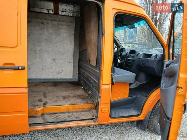 Помаранчевий Мерседес Sprinter, об'ємом двигуна 2.7 л та пробігом 291 тис. км за 7000 $, фото 6 на Automoto.ua