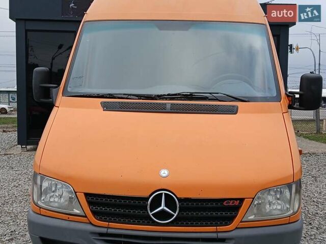 Помаранчевий Мерседес Sprinter, об'ємом двигуна 2.7 л та пробігом 291 тис. км за 7000 $, фото 1 на Automoto.ua