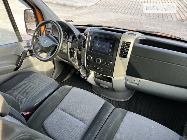 Оранжевый Мерседес Sprinter, объемом двигателя 2.2 л и пробегом 306 тыс. км за 15500 $, фото 11 на Automoto.ua