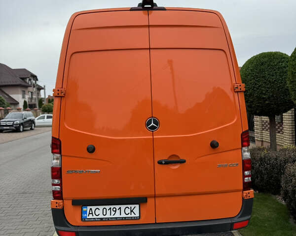 Оранжевый Мерседес Sprinter, объемом двигателя 2.2 л и пробегом 420 тыс. км за 14900 $, фото 7 на Automoto.ua