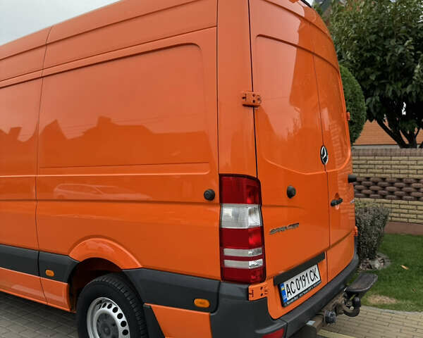 Оранжевый Мерседес Sprinter, объемом двигателя 2.2 л и пробегом 420 тыс. км за 14900 $, фото 5 на Automoto.ua