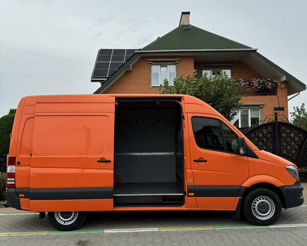 Оранжевый Мерседес Sprinter, объемом двигателя 2.2 л и пробегом 420 тыс. км за 14900 $, фото 13 на Automoto.ua