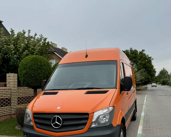 Оранжевый Мерседес Sprinter, объемом двигателя 2.2 л и пробегом 420 тыс. км за 14900 $, фото 1 на Automoto.ua